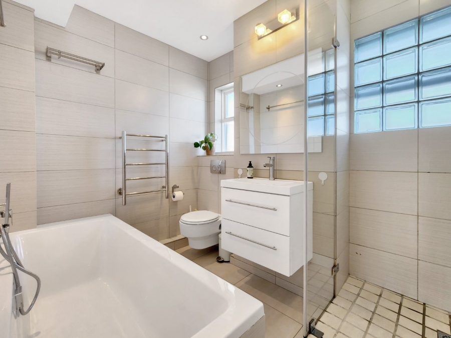2 Bedroom Property for Sale in Sea Point Western Cape